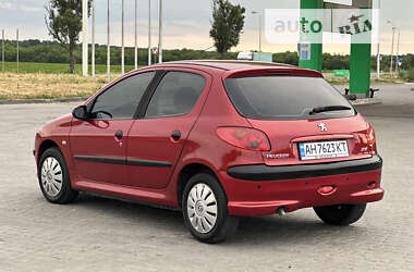 Хэтчбек Peugeot 206 2006 в 