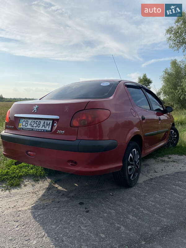 Седан Peugeot 206 2008 в Остер
