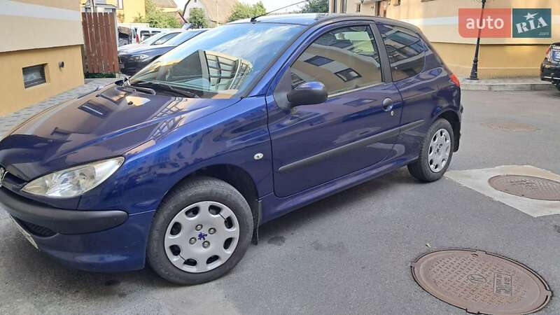 Хэтчбек Peugeot 206 2004 в Киеве фото 2 Хэтчбек Peugeot 206 2004 в Киеве