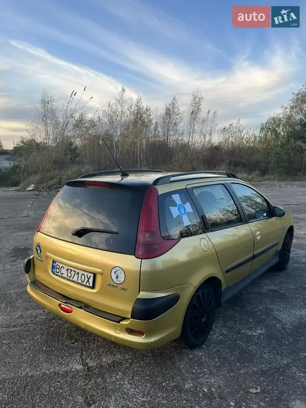 Универсал Peugeot 206 2003 в 
