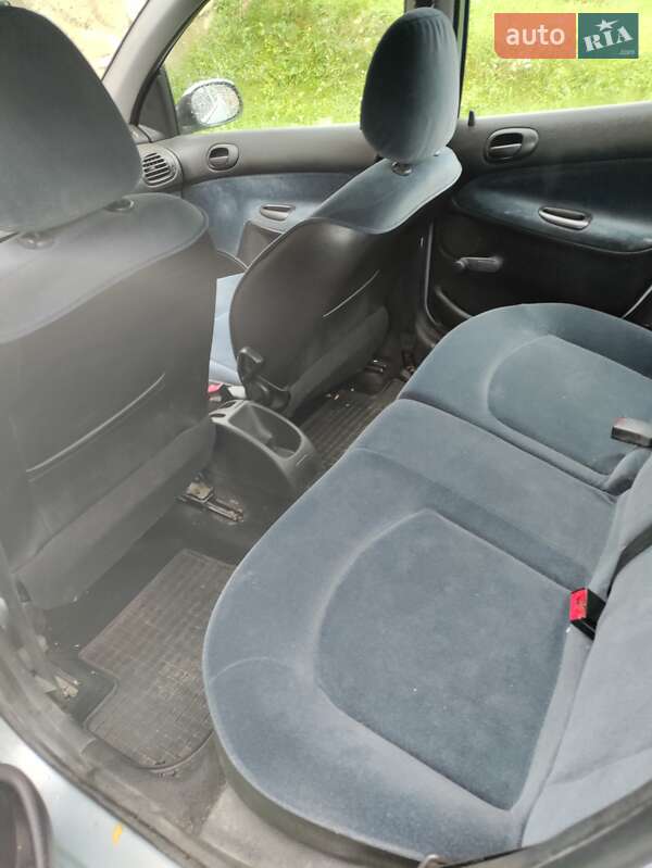Хетчбек Peugeot 206 2000 в Вижниці