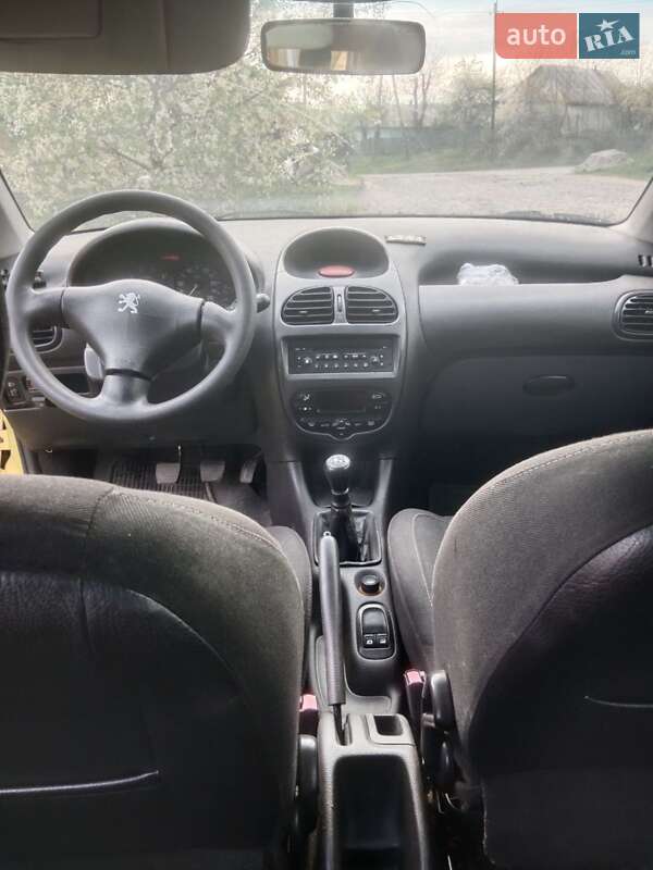 Хэтчбек Peugeot 206 2002 в Хмельницком