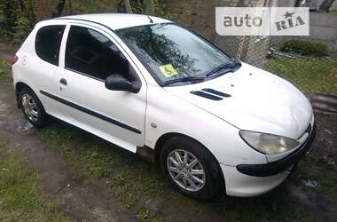 Хэтчбек Peugeot 206 2002 в 