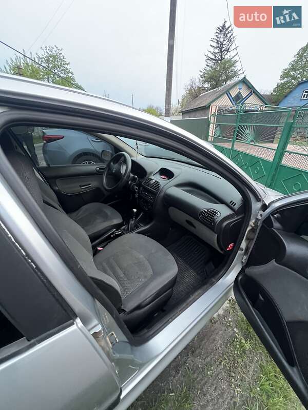 Седан Peugeot 206 2007 в Кагарлику