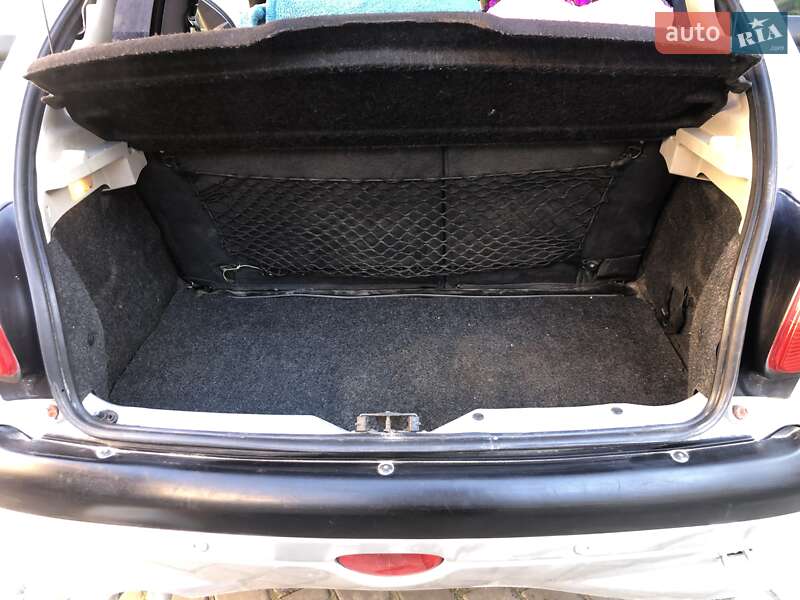 Хетчбек Peugeot 206 2002 в Тернополі