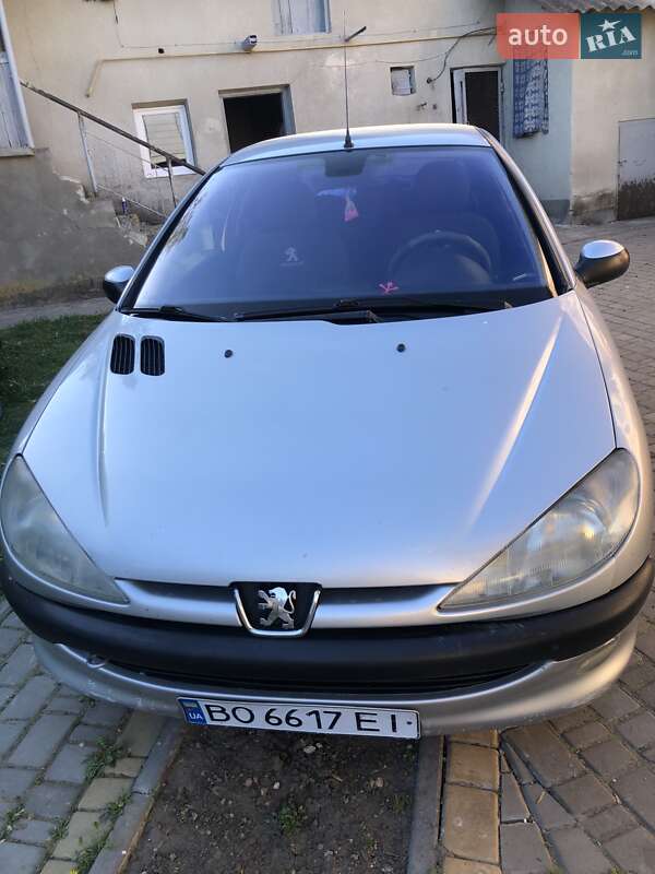 Хетчбек Peugeot 206 2002 в Тернополі