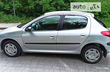 Хэтчбек Peugeot 206 2002 в Львове