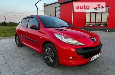 Хэтчбек Peugeot 206 2011 в Ровно