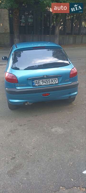 Хетчбек Peugeot 206 2000 в Дніпрі