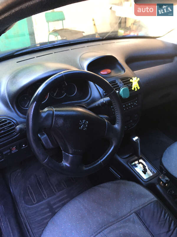 Хетчбек Peugeot 206 2007 в Покровську