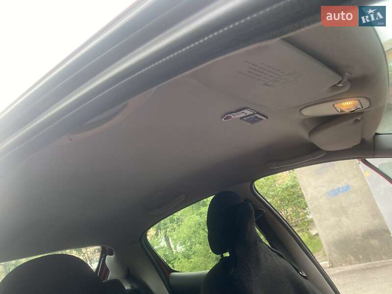 Хэтчбек Peugeot 206 2005 в Киеве