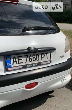 Хэтчбек Peugeot 206 2003 в Киеве