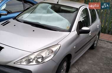 Хэтчбек Peugeot 206 2011 в 