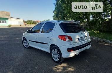 Хэтчбек Peugeot 206 2011 в Коломые