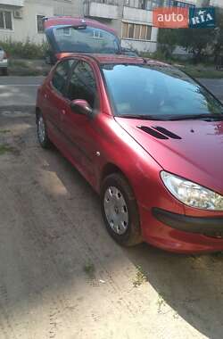 Хэтчбек Peugeot 206 2005 в 