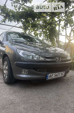 Хетчбек Peugeot 206 2007 в Підгородному