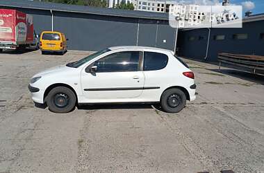 Хэтчбек Peugeot 206 2004 в Киеве