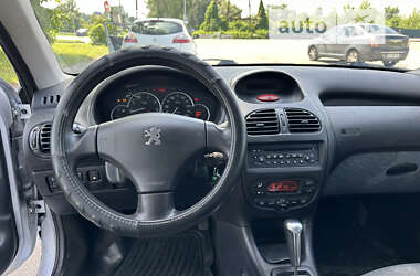 Хэтчбек Peugeot 206 2008 в Киеве