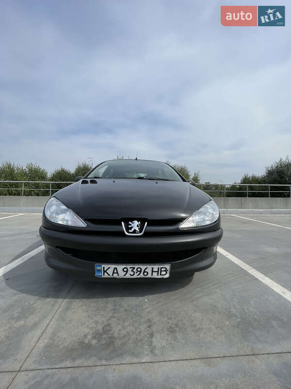 Хетчбек Peugeot 206 2008 в Києві