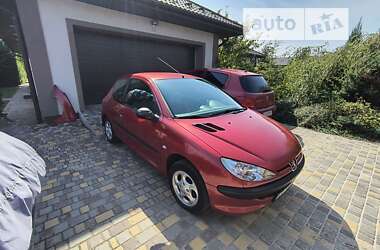 Хэтчбек Peugeot 206 2004 в Киеве