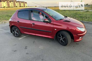 Хетчбек Peugeot 206 2003 в Києві