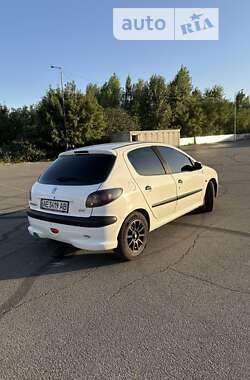 Хэтчбек Peugeot 206 2008 в Киеве