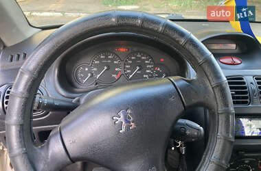 Седан Peugeot 206 2009 в Днепре