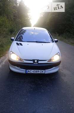 Хетчбек Peugeot 206 2004 в Шацьку