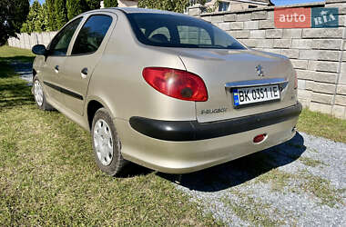 Седан Peugeot 206 2007 в Рівному