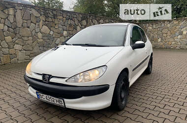 Хэтчбек Peugeot 206 2004 в Красной