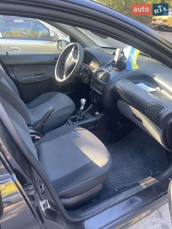 Седан Peugeot 206 2009 в Дніпрі