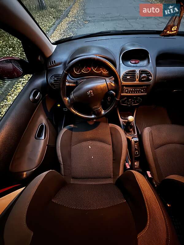 Хэтчбек Peugeot 206 2006 в Киеве фото 8 Хэтчбек Peugeot 206 2006 в Киеве