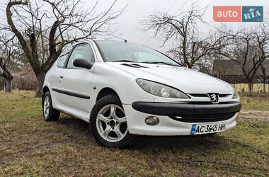 Хэтчбек Peugeot 206 2002 в Камне-Каширском