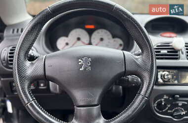 Кабриолет Peugeot 206 2006 в 
