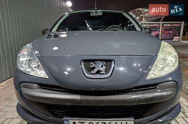 Хэтчбек Peugeot 206 2011 в Ивано-Франковске