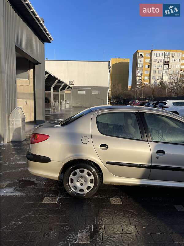 Седан Peugeot 206 2008 в Ужгороде