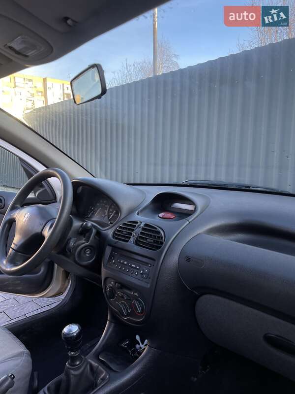 Седан Peugeot 206 2008 в Ужгороде