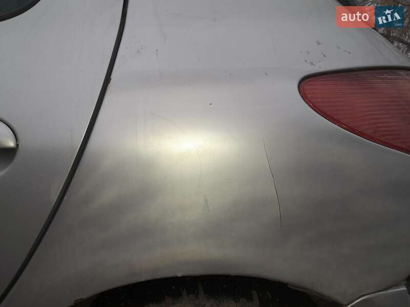 Хэтчбек Peugeot 206 2003 в Кривом Роге фото 5 Хэтчбек Peugeot 206 2003 в Кривом Роге