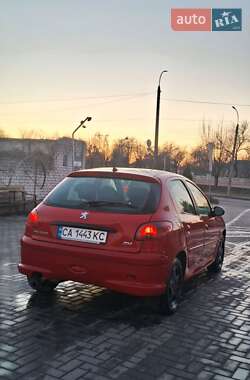 Хэтчбек Peugeot 206 2005 в 