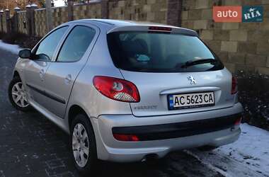 Хэтчбек Peugeot 206 2011 в Луцке