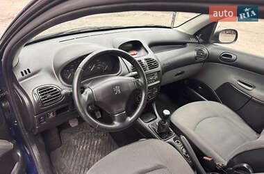 Седан Peugeot 206 2010 в 