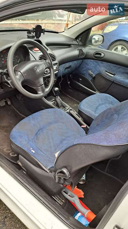 Хетчбек Peugeot 206 2002 в Борисполі