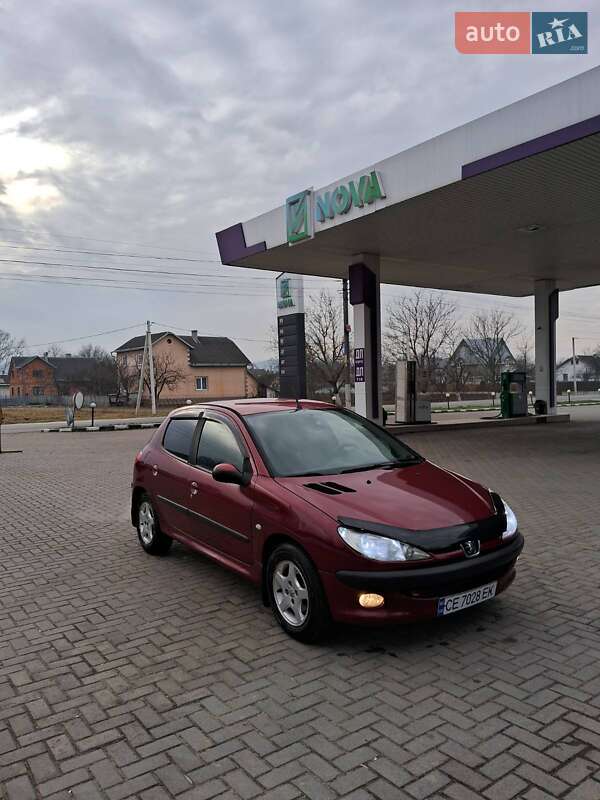 Хетчбек Peugeot 206 2005 в Чернівцях