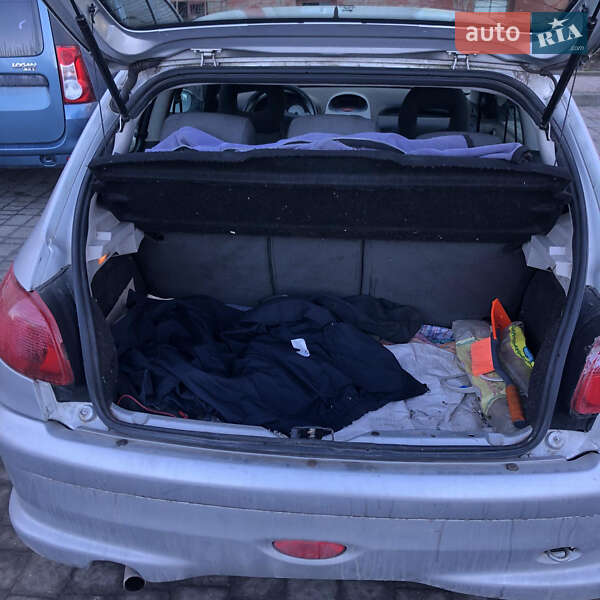 Хетчбек Peugeot 206 2004 в Львові