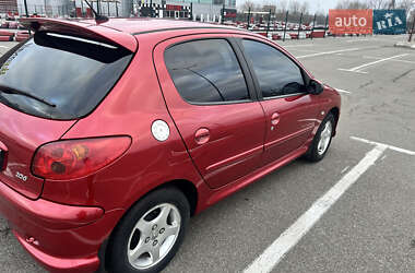 Хетчбек Peugeot 206 2005 в Києві