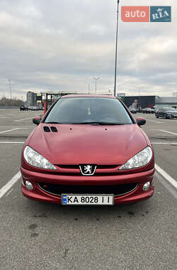 Хетчбек Peugeot 206 2005 в Києві