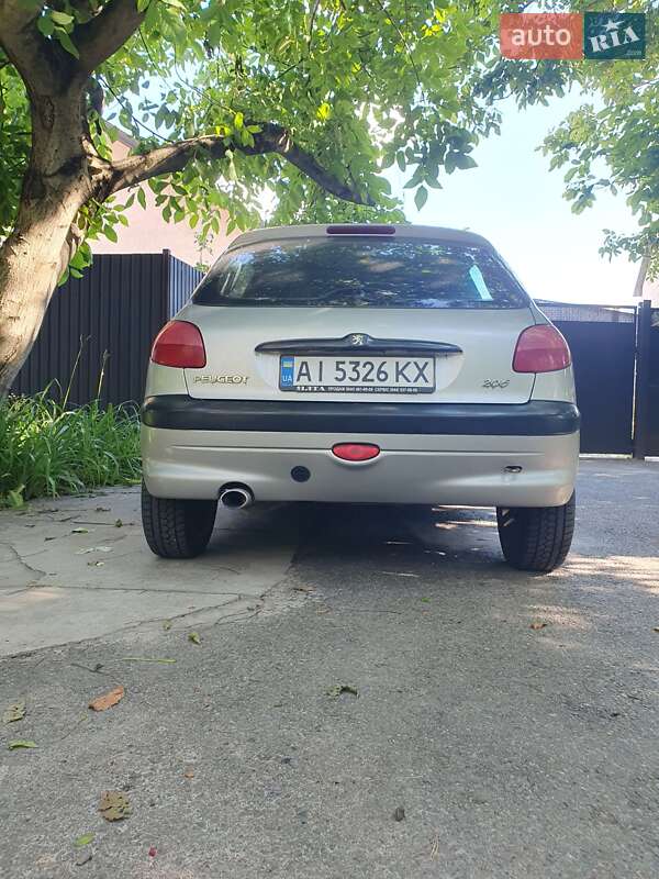 Хетчбек Peugeot 206 2001 в Києві