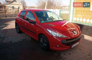 Хетчбек Peugeot 206 2011 в Рівному