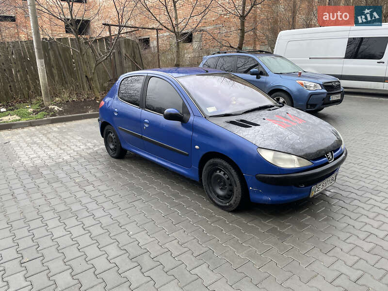Хетчбек Peugeot 206 2003 в Чернівцях