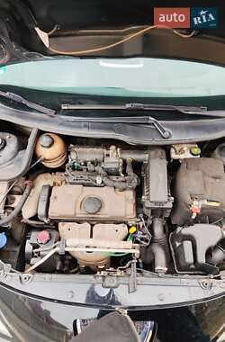 Хэтчбек Peugeot 206 2009 в 
